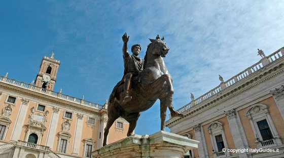 Marco Aurelio in Piazza del Campidoglio etuttacolpadellaraggi.wordpress.com/2017/08/27/mar…