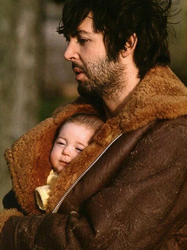 PakistaniGirls8's tweet photo. I Love my Papa...💟 https://t.co/veeo0M1o3U