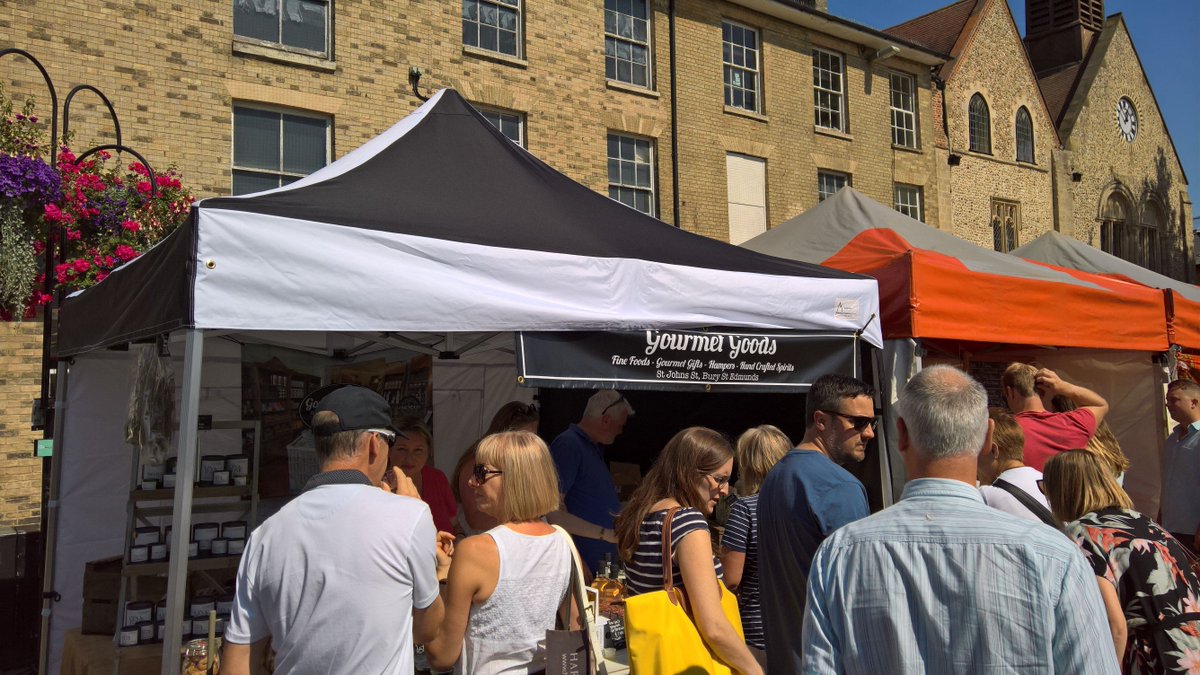 People enjoying gin and things @gourmetgoodsltd #burystedmunds #Suffolk #food