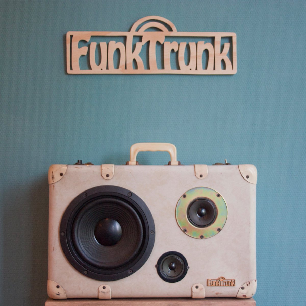 Voor meer #info en meer #FunkTrunks neem een kijkje op funktrunk.nl: #muziek #retro #suitcase #nieuwleven #transformatie