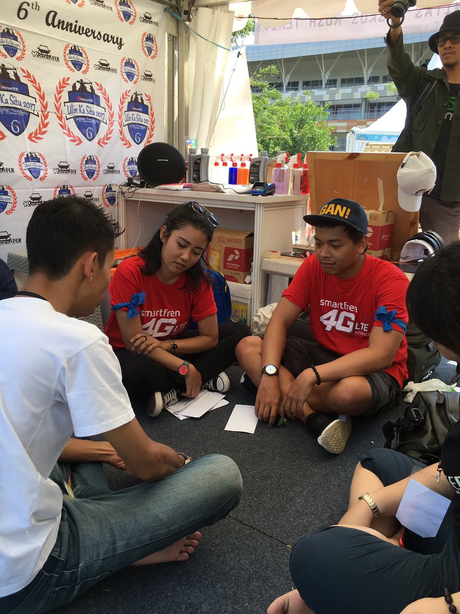 smartfrenworld's tweet photo. Tim #AmazingFren ditantangan berikutnya harus menjawab teka-teki dari komunitas CYSTG! *hayo fokus #BaruTahuKan #Markas2017 https://t.co/umTEiUjufS