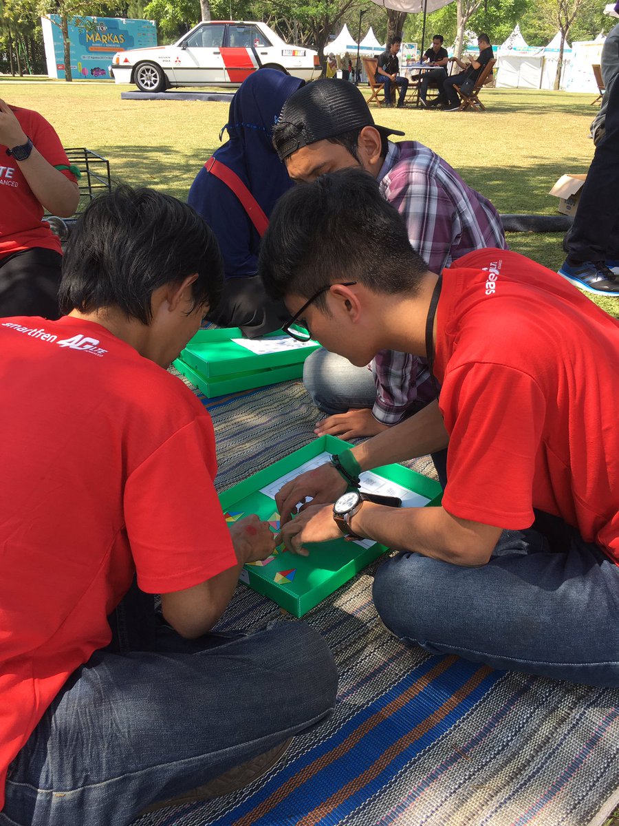 smartfrenworld's tweet photo. Tim #AmazingFren ditantangan berikutnya harus menjawab teka-teki dari komunitas CYSTG! *hayo fokus #BaruTahuKan #Markas2017 https://t.co/umTEiUjufS