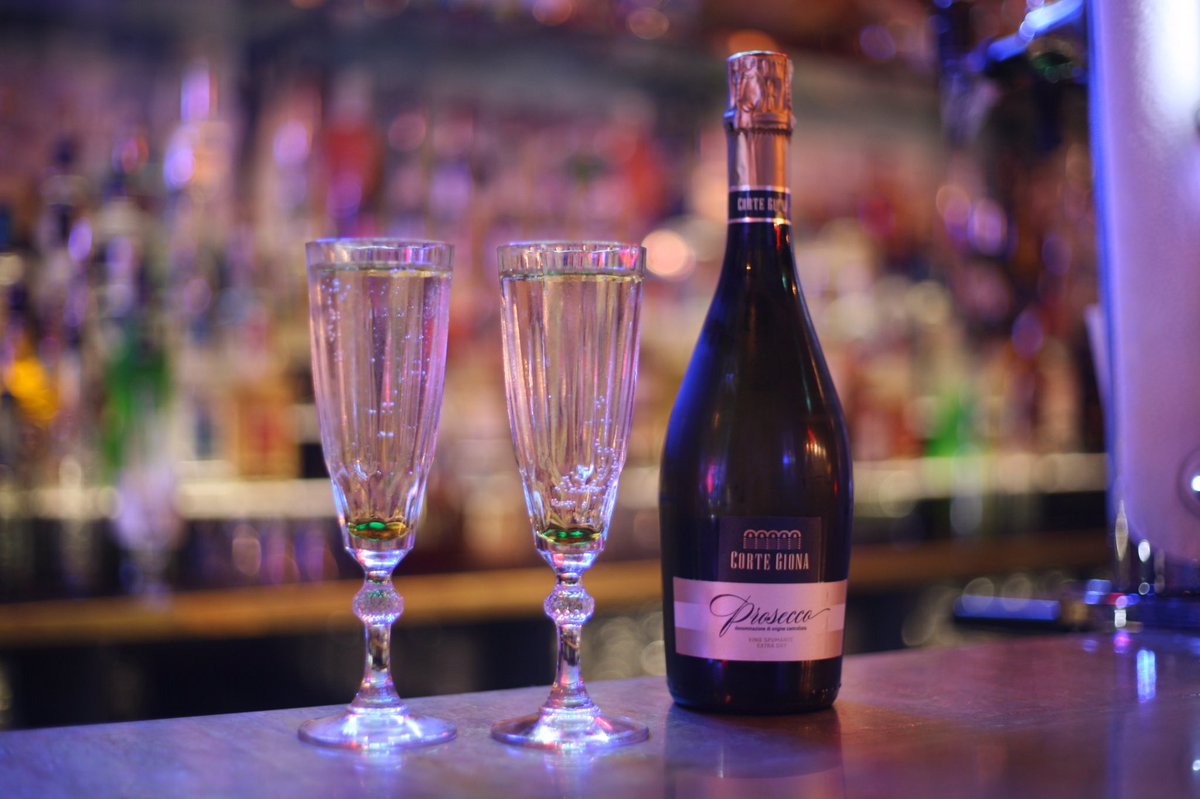 LMArms's tweet image. 💃🏻🍸🍾 241 cocktails AND £15 bottles of fizz all day! The perfect place to spend your #bankholidaysunday