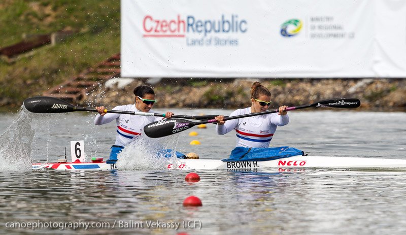 MEDAL ALERT: Brilliant paddling by <a href="/angelgracej/">Angela (Hannah) Brown OLY</a> <a href="/Hannah_L_Brown/">Hannah Brown</a> in a tight K2W 200m race to win BRONZE on the line. Well done girls1 🇬🇧👏👏🥉