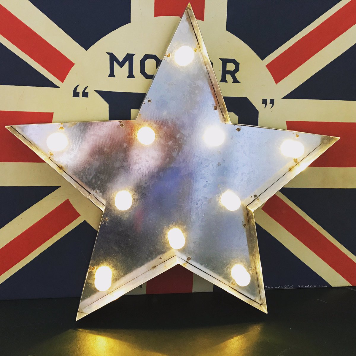 bessiesvintage's tweet photo. Funky #starlight #heartlight #arrowlight available at https://t.co/oTd22fflnz https://t.co/L9VIGT6uHj