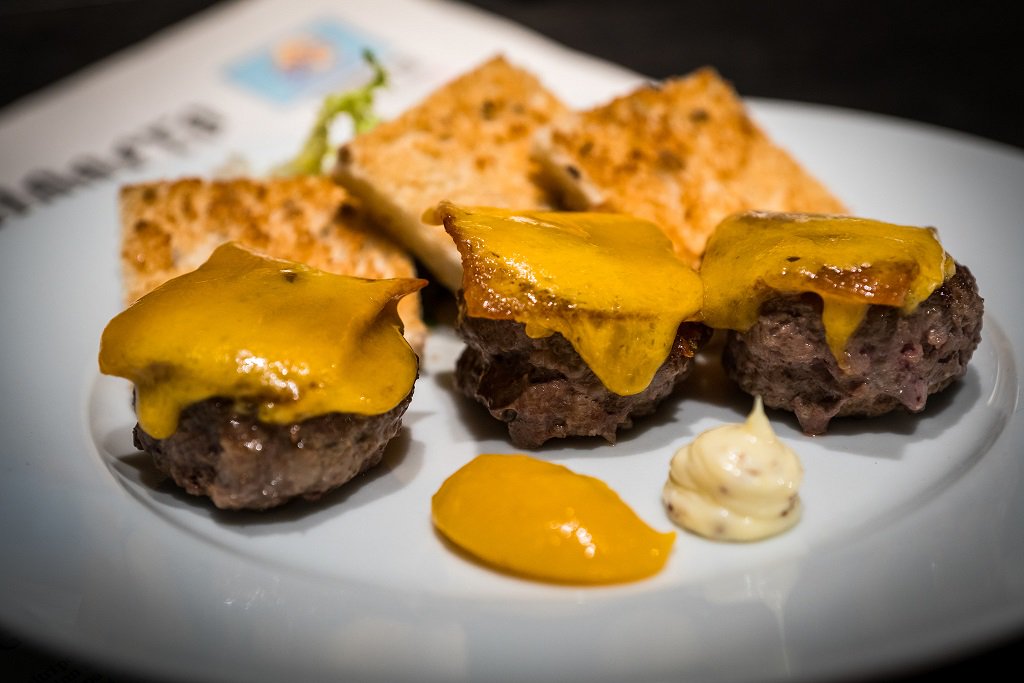 Vi aspettiamo per il pranzo con il nostro "Mini Cheesburger di Manzo Kobe" 
#rosciolicaffe #roma #roscioli