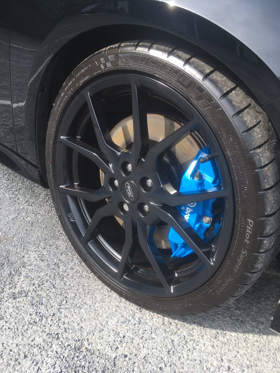 Touch_of_gloss's tweet photo. #fordfocusRS after a Stage Two Detail and finished with #KubeBond9H and topped with Nano-X
#detailing #eastbourne #bexhill #hailsham #ukdnv https://t.co/trauvsUu3N