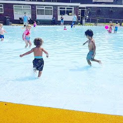 JadeLoynes's tweet photo. We are on #facebook too! Come &amp; say hi! 

#bloggerswanted #mbloggers #pbloggers #messyplay #family #parenting

https://t.co/VB2u9eb6Gc https://t.co/qF0YjDks1W