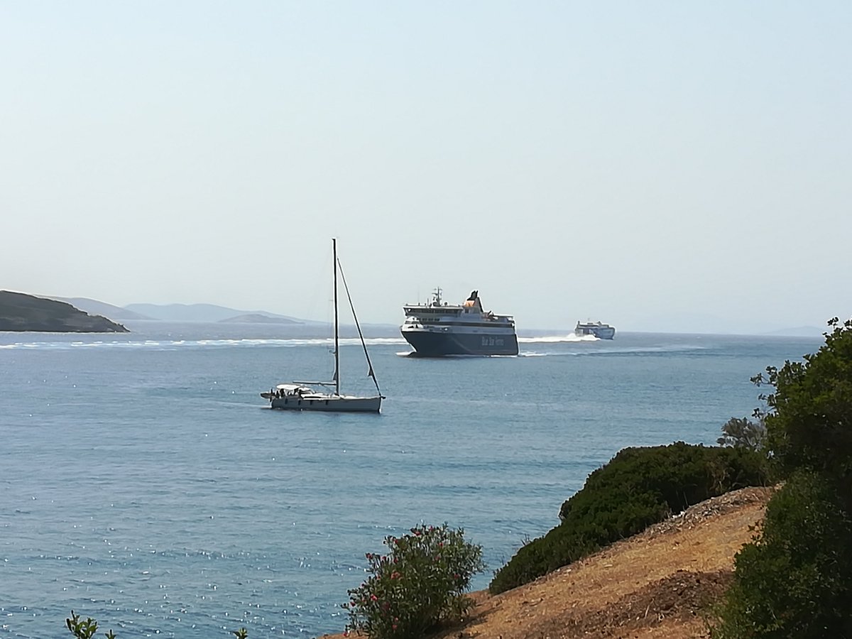 FindinGreece_'s tweet photo. #shipspotting ! #ferries #sea #Travel #holiday #summer #summer2017 #Greece #greekislands #ttot #relax #Views https://t.co/8ISpjYWTQ0