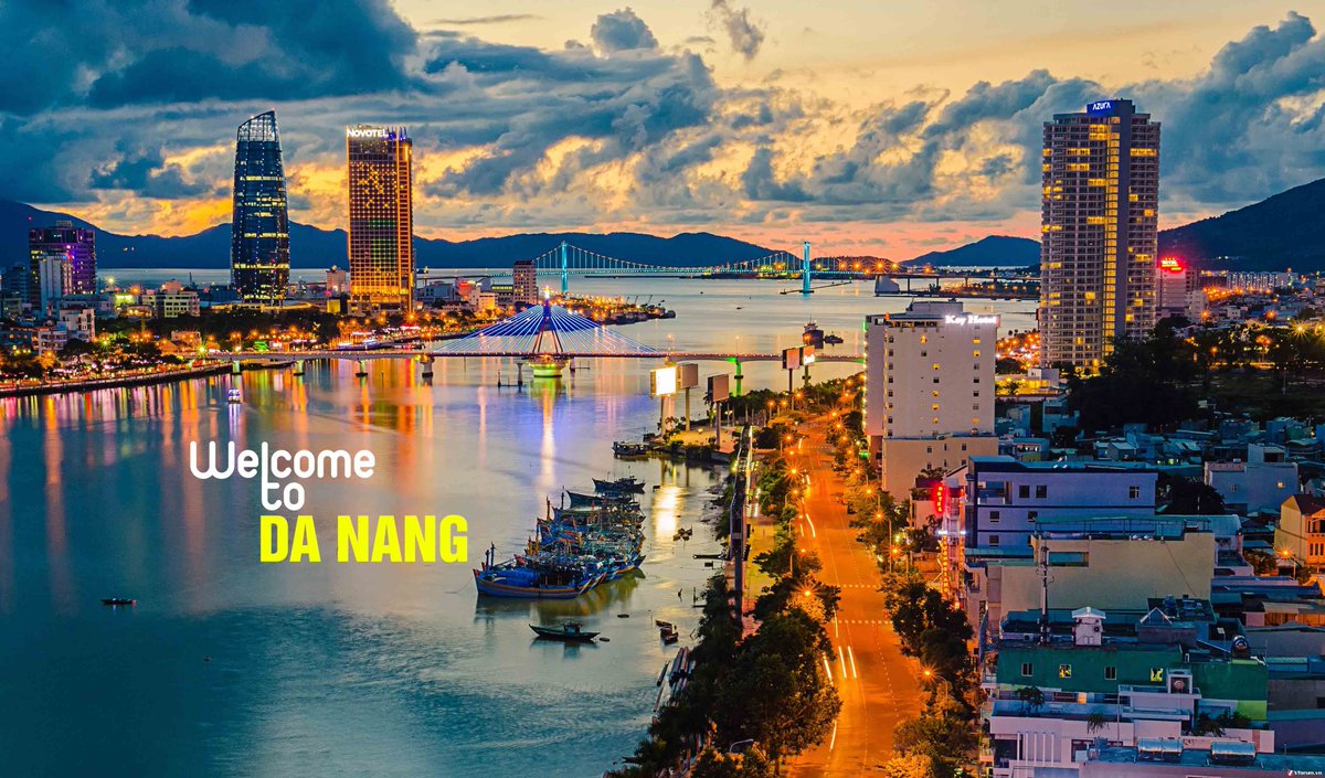 APECCEOSummit17's tweet photo. Da Nang is proud to host the #APECCEOSummit 2017. With a population of 1M it’s defined as the core driver for Vietnam's economic development https://t.co/Dhy46NBS4V