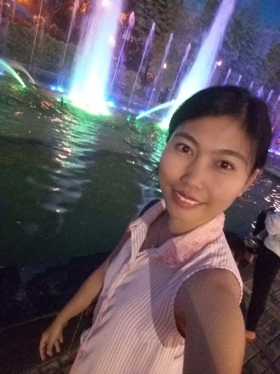 Queenma25132984's tweet image. #dancingfountain
#aftermas
#smlanangdavao