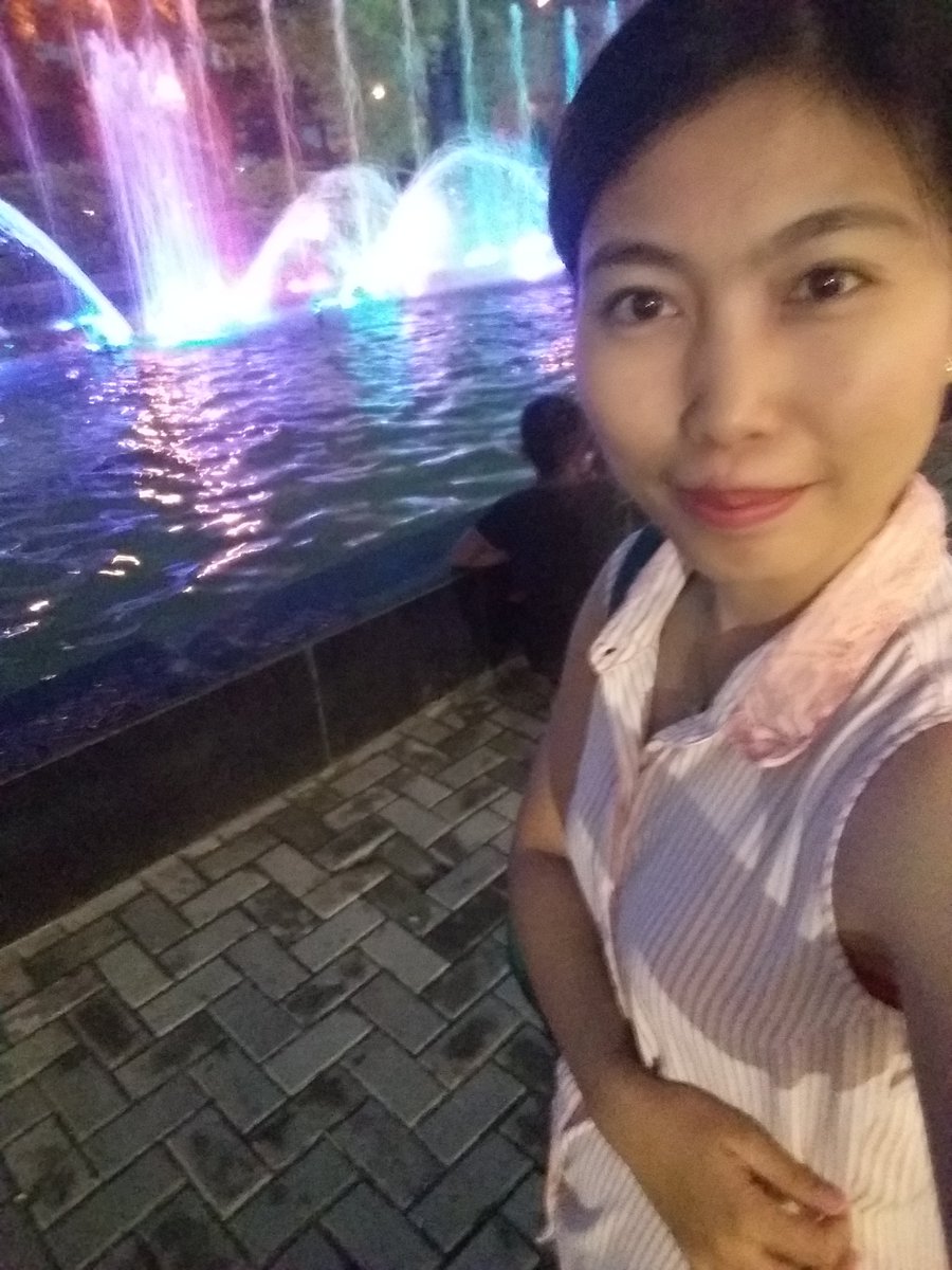 Queenma25132984's tweet image. #dancingfountain
#aftermas
#smlanangdavao
