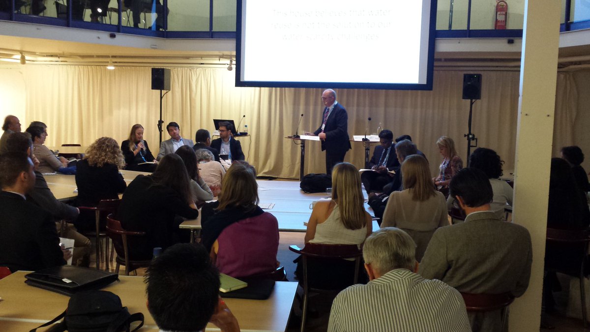 ScottHoustonCA's tweet photo. Healthy debate on merits of #recycledwater as a source to meet #waterscarcity at #WWWeek with Q's from audience from around the world. https://t.co/dhLBw7S22Q