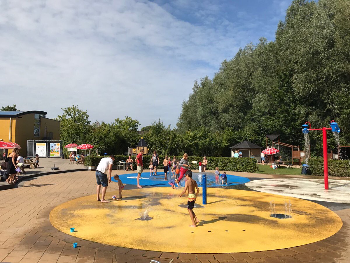 batensteinbad's tweet photo. Gezellig druk vandaag in BatensteinBuiten! Kids én (groot) ouders genieten volop van het mooie weer in #Woerden ! https://t.co/6ZDUeMoHej