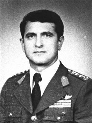 aybarsbtr's tweet photo. Bugün, Kanada'nın başkenti Ottawa'da, 1982 yılında Ermeni örgüt ASALA tarafından şehit edilen Albay Atilla Altıkat'ın şehadetinin 35. yılı. https://t.co/tTuFqJOAUr