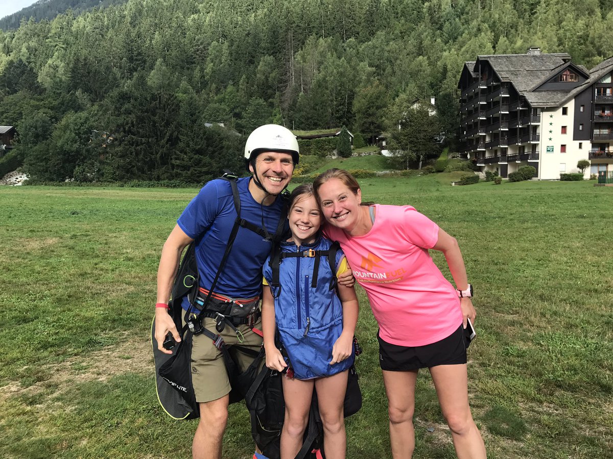 Cptkirk1353's tweet photo. Family jump off a mountain today #planpraz #parapont https://t.co/kPtMy5XGIO