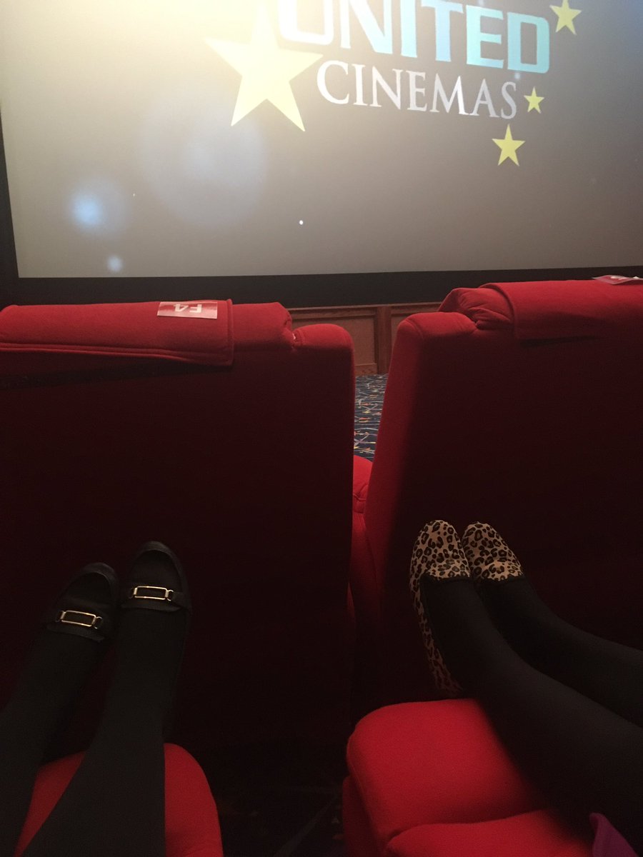 TiffanyJayneM's tweet photo. #eventzero2017
Recliners chairs at the Sydney premiere! Feeling fancy.
#australiancinema #filmmaking #incinemassoon https://t.co/AxSWvhyx2p