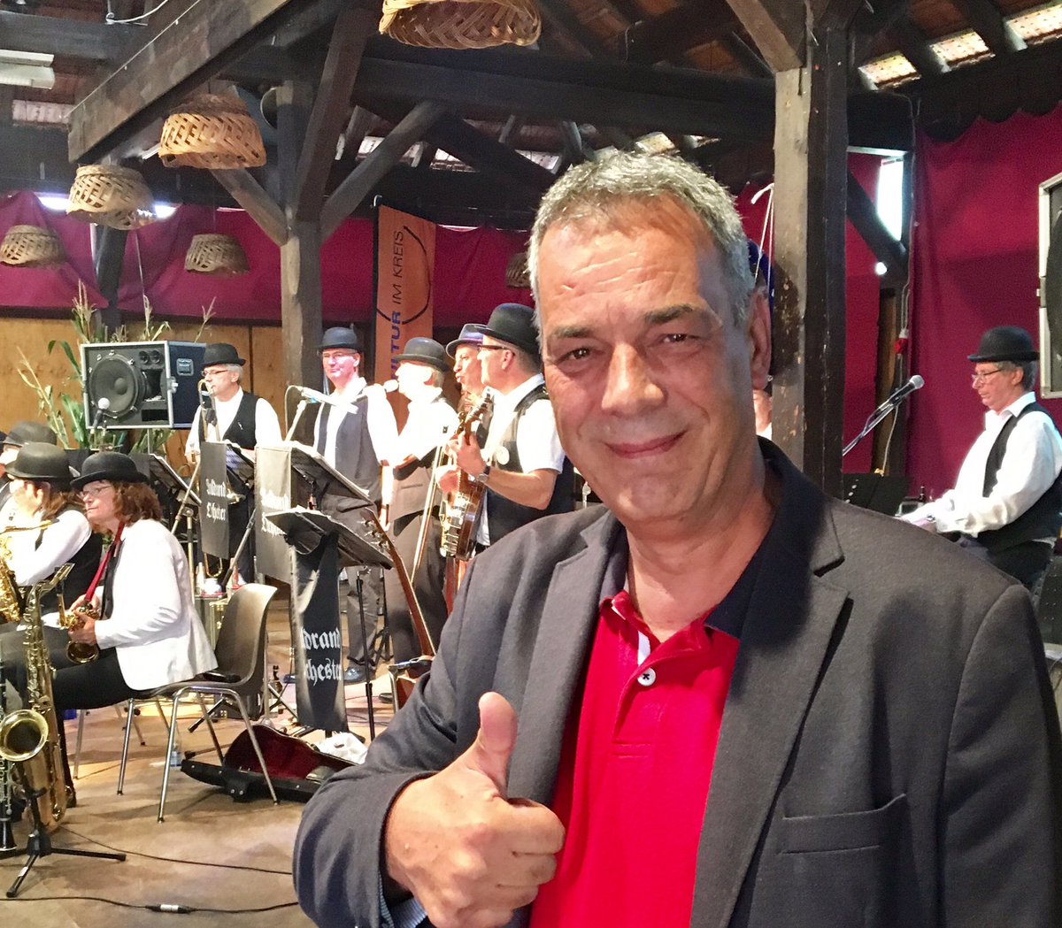hujahn's tweet photo. Toller Jazzfrühschoppen vom #Kulturring Göttingen in #Hemeln. https://t.co/bZTHyw9q85