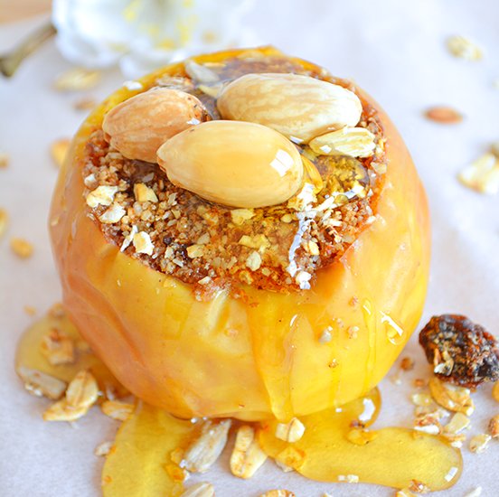 Estilonft's tweet photo. Un postre saludable al #EstiloTu: Manzanas rellenas con coco, granola o lo que desees; solo debes hornear la manzana y servirla al gusto. https://t.co/aKxcMjs4ry