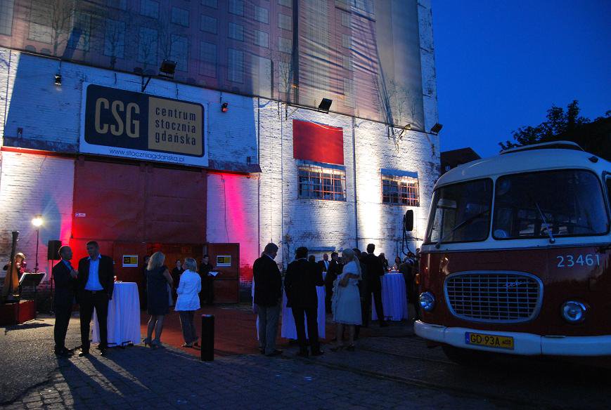 DataMassGdansk's tweet photo. Across the world, post-industrial spaces are becoming a space for the most impressive architectural works.
#CSG #Gdańsk #datamass https://t.co/zeRu5JF3UC
