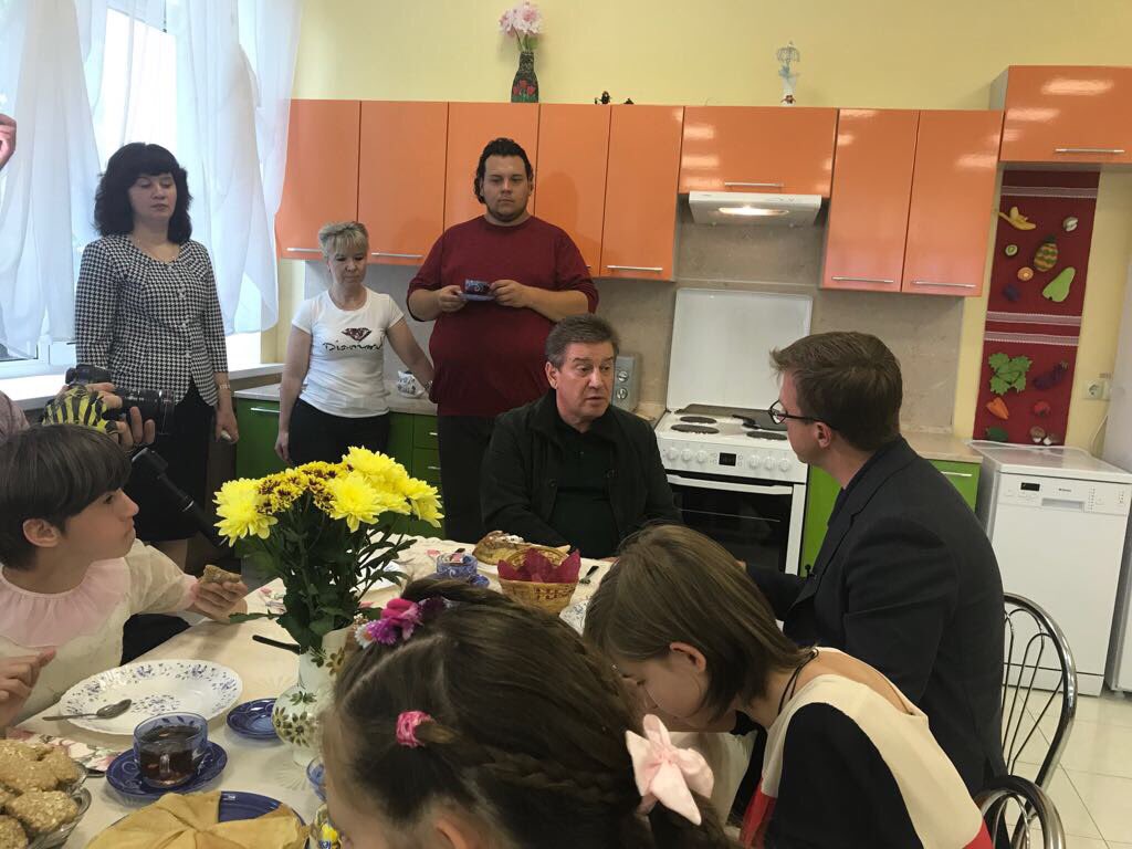 VladDTSZN's tweet image. Проинспектировали готовность к новому учебному году в ЦССВ "Маяк". В детдомах Москвы осталось 1700 ребятишек, а было 4079!! Они ждут вас!