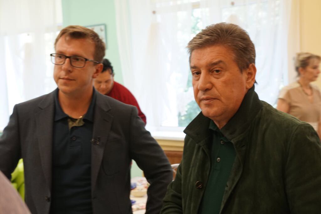 VladDTSZN's tweet image. Проинспектировали готовность к новому учебному году в ЦССВ "Маяк". В детдомах Москвы осталось 1700 ребятишек, а было 4079!! Они ждут вас!