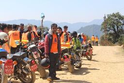 himalayanenf's tweet photo. Instead of trying to make your life perfect, give yourself the freedom to make it an adventure, and go ever upward  https://t.co/kXVzvqxXap https://t.co/zgrHAASJz5