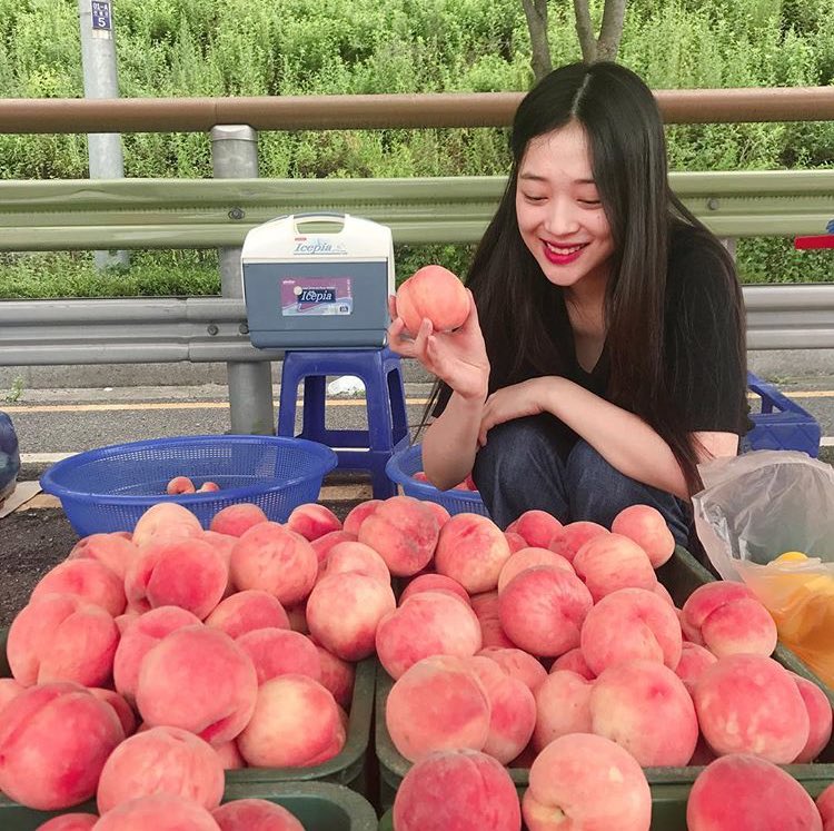 sullithejelly's tweet photo. Arkdaşlarım mı....... Kardeşlerim? Kuzen? Hmmm... Uzaktan akraba? ㅋㅋㅋㅋ #imapeach 🍑 https://t.co/9uuuNIgMuw