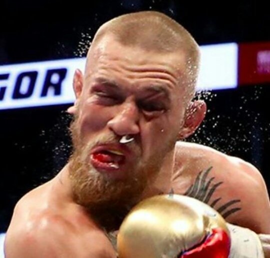ResadAgayev6's tweet photo. Öncesi Sonrası👊👊 #Mayweater 💪 #McGregor 👎 https://t.co/VPl8PJikiV