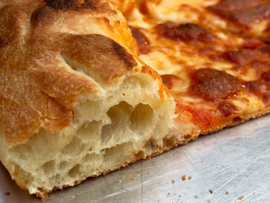 makegreatpizza's tweet photo. #crust shot. #makegreatpizza #pizza https://t.co/tyQRnCbOsp