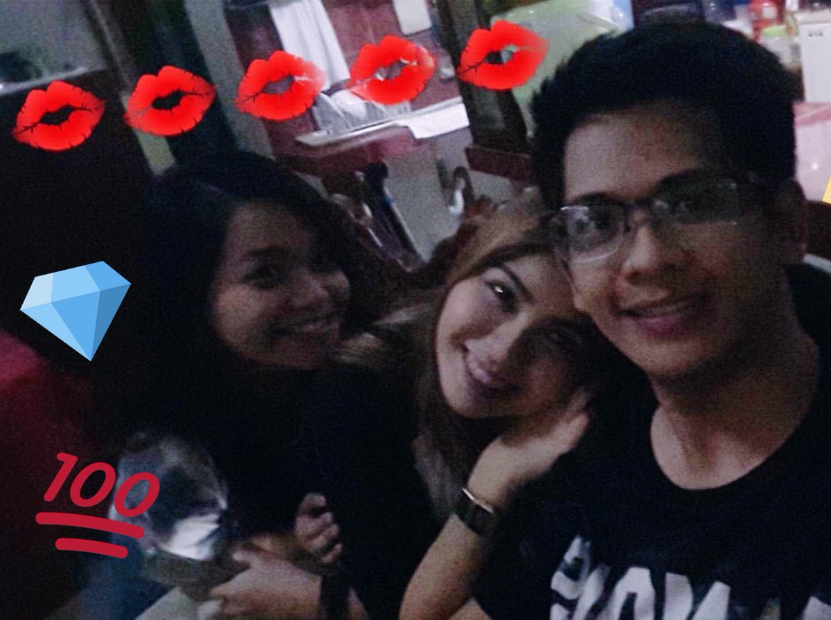 kimce__'s tweet photo. luv u two for fn life ๐ฏ๐ค #rkwc https://t.co/MTNNRmDish