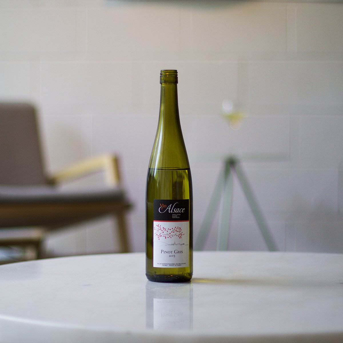 Il n’y a rien de mieux que les notes fumées d’un pinot gris pour introduire le week-end. 🥂💭 #DrinkAlsace