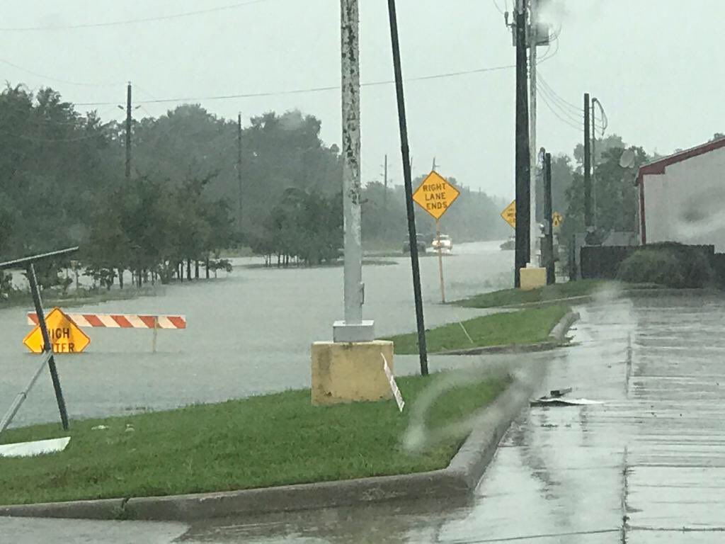 skpropst's tweet photo. @KHOU near 290 and Becker https://t.co/yKbiaUe90j