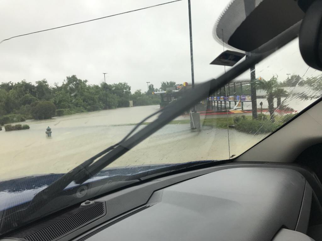 skpropst's tweet photo. @KHOU near 290 and Becker https://t.co/yKbiaUe90j