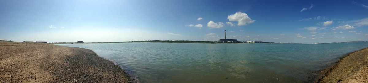 Busy day at #Calshot. Sun made my camera overheat. Tidal Timelapses on hold.#4thTimeLucky