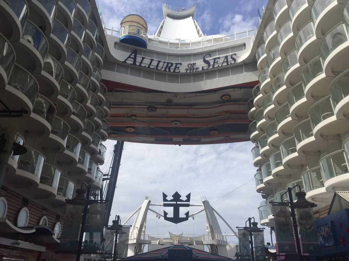ZSteiness's tweet photo. Thanks to @RoyalCaribbean and @AllureOfTheSea for the amazing week ! It's been almost a dream ! Hopefully we'll se each other soon ! ☀️☀️☀️ https://t.co/DTkg8RPEYW