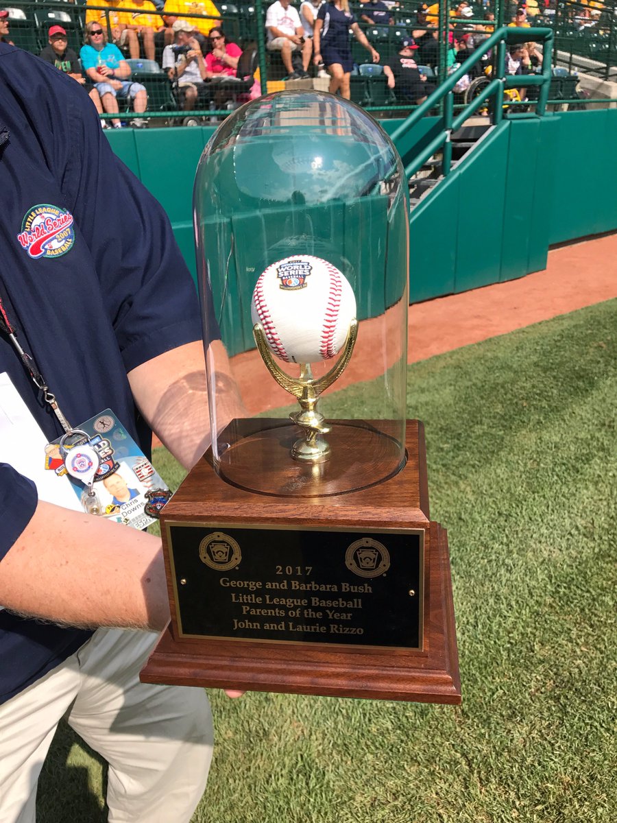 ARizzo44's tweet photo. Congrats to my parents on winning the Little League Parents Of The Year Award. Ur love and support has meant the world to me. https://t.co/Udg9vVBvgA
