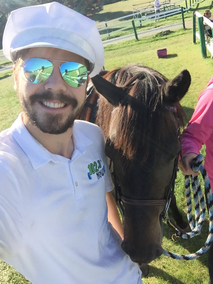 NOWIceIce_Aaron's tweet photo. Hanging out with Romeo this morning at Whitemud Equestrian Centre! #1023Nowradio #NOWtrucksicle https://t.co/mFz2aRH1S3