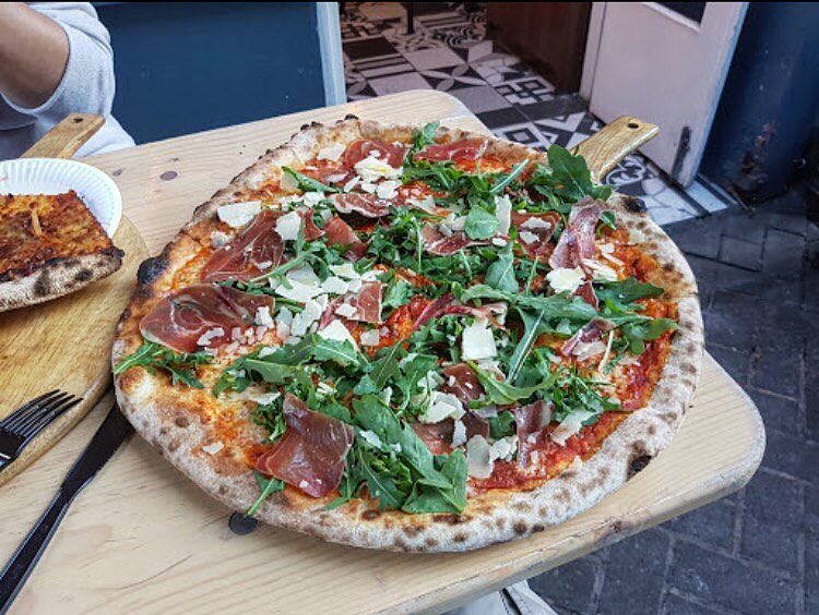 doughedinburgh's tweet photo. it's Doughmenica ya people!!🍕🙏#WErDough #oopswearedoughingitagain #doughbletrouble #edinburgh #pizza #takeaway #delivery #pizzeria #eatery https://t.co/HTLDiBpvt9