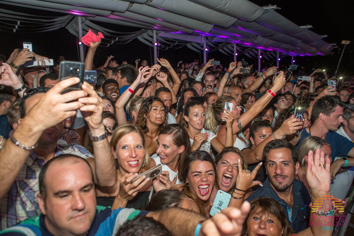 Mamboibiza's tweet photo. Another crazy #ParisByNight pre party with @BobSinclar, @ErikHagleton, @DjJasonBye and @DJDannyO💃 🎶🇫🇷 @pacha 🍒 https://t.co/fZhORZS15d