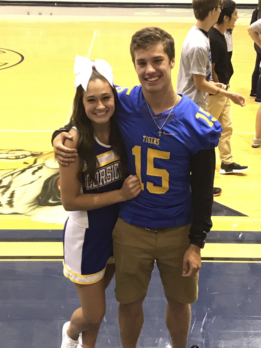 addierayy's tweet photo. Not too much has changed within a year with my boy! I can't wait to cheer you on this year 💙💛 #MeetTheTiger https://t.co/OaLy72n6f1