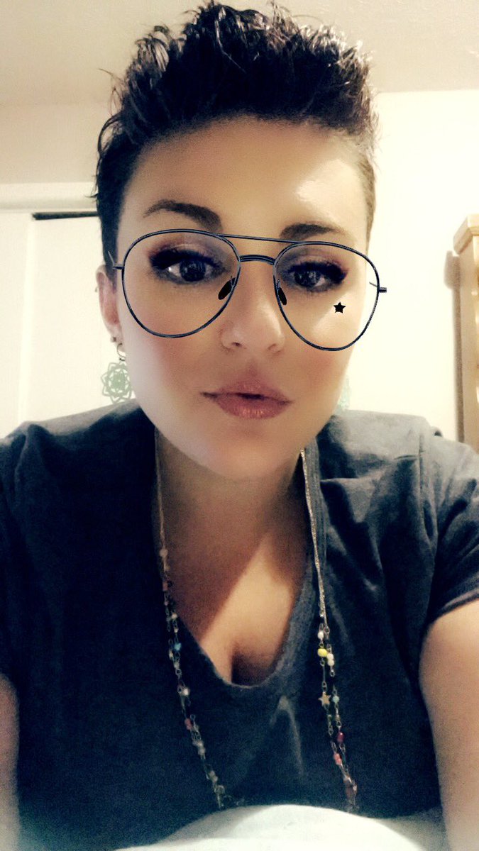 WaywardTayAKF's tweet image. Felt #wayfierce #waystrong #waywardaf last night after a surprise party 😘🍻