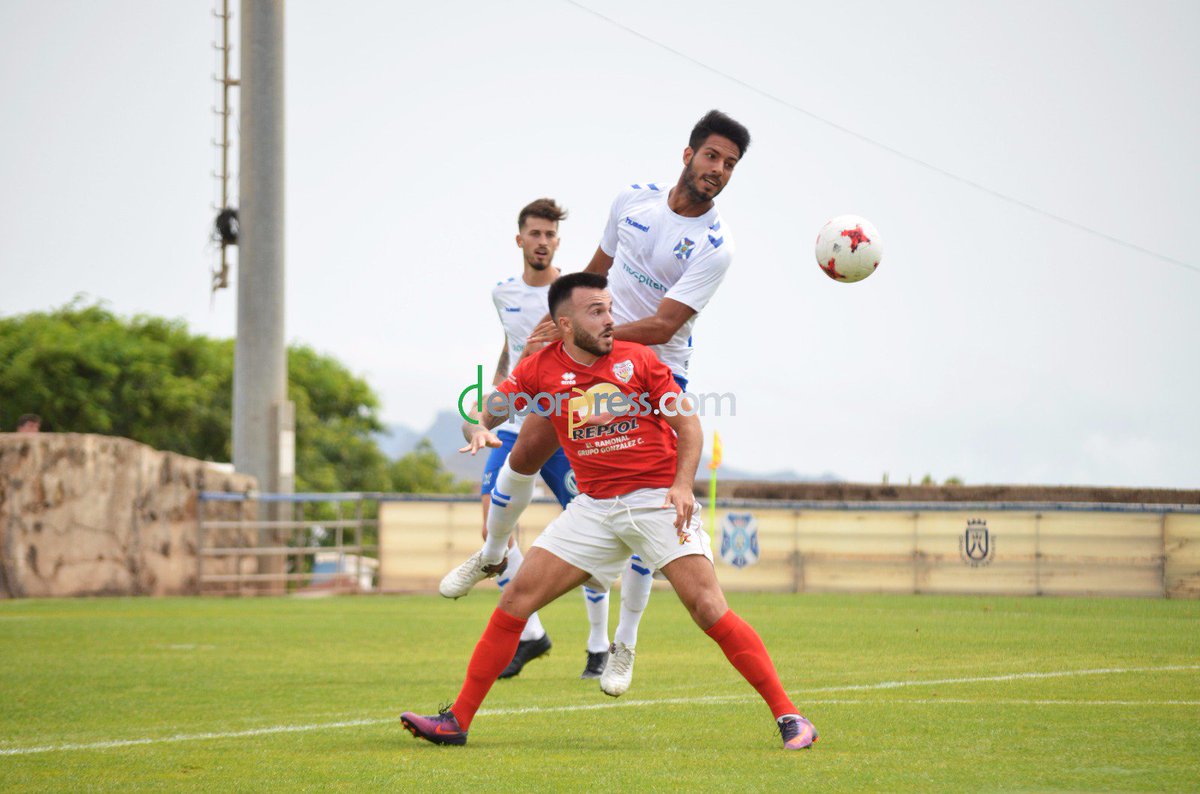 Deporpress's tweet photo. [Tercera] Victoria, goleada y liderato para el Tenerife B
No te pierdas las imágenes frente a @UDLasZocas: https://t.co/4PhqENLqLD https://t.co/LOjmfGNSls