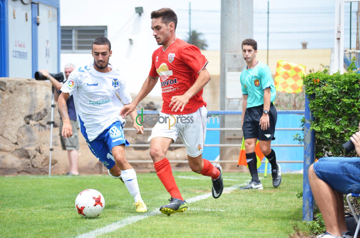 Deporpress's tweet photo. [Tercera] Victoria, goleada y liderato para el Tenerife B
No te pierdas las imágenes frente a @UDLasZocas: https://t.co/4PhqENLqLD https://t.co/LOjmfGNSls