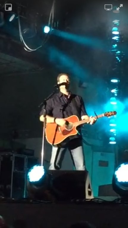 andEman79's tweet photo. @JessicaSiriusXM @SXMTheHighway @onthehighway @blakeshelton Blake Shelton in Newfoundland last night. #atlanticfest2017 https://t.co/Zq1IZKjIUd