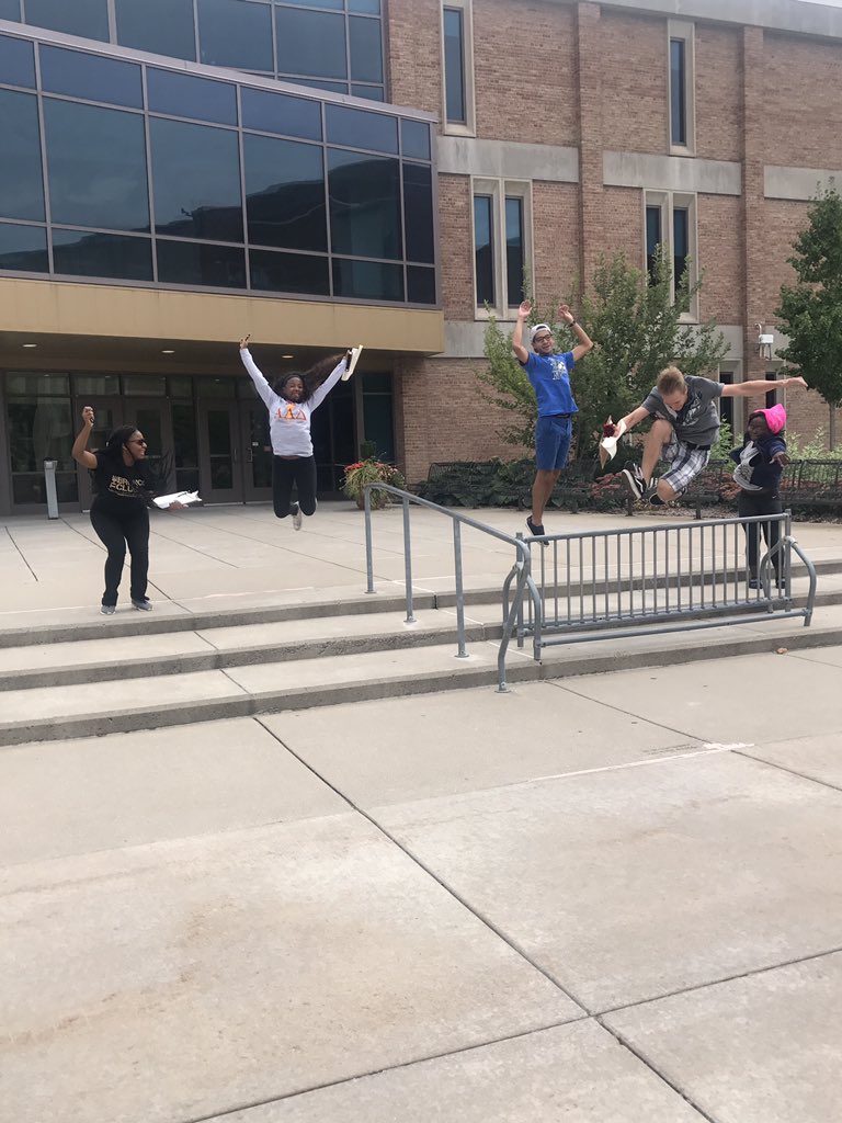 Sanflipper96's tweet photo. #fallwelcome2017 https://t.co/cHvxSur02H