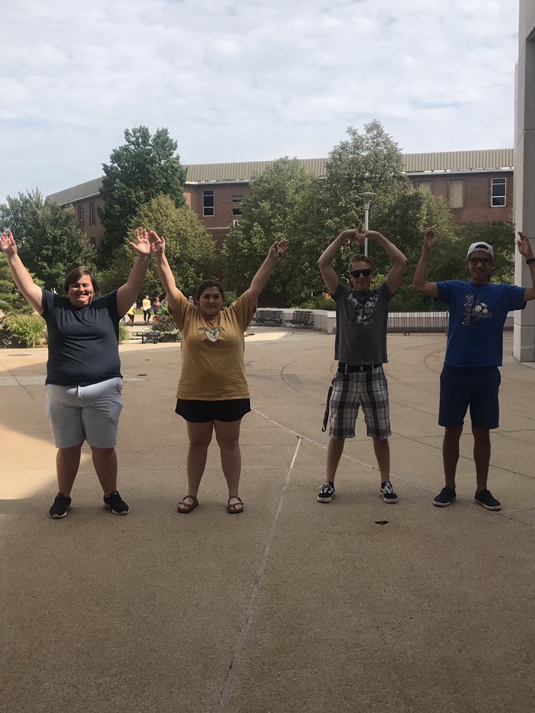 Sanflipper96's tweet photo. #fallwelcome2017 https://t.co/CnGStuKWIa