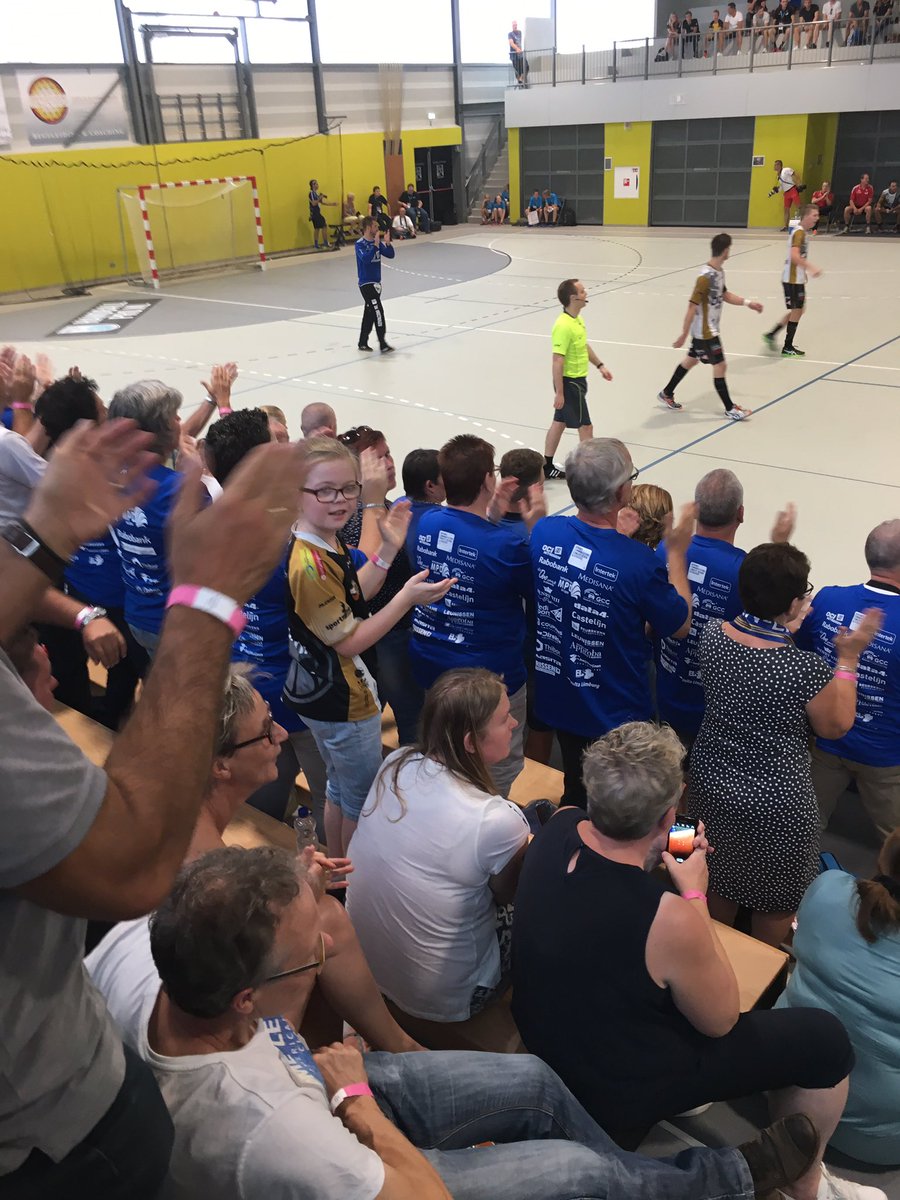 LimburgLIONS's tweet photo. Eindstand 29-23. @OCI_LIONS pakt verdiend ook de #supercup2017 https://t.co/fnErEg1BZR
