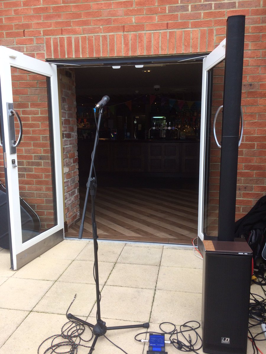 kewenmusic's tweet photo. All setup for playing at The Old Ash Dene in Ashington ๐๐ธ #oldashdene #kewen #kewenlive https://t.co/wt9dc5e4l7