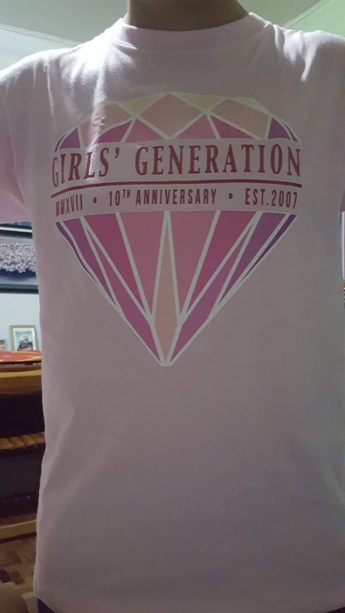 RickSNSD's tweet photo. Credits to @soshikeychain for the design. Awesome shirt for today #DecadetoRemember #PHSONE https://t.co/LQxIgIHeqC